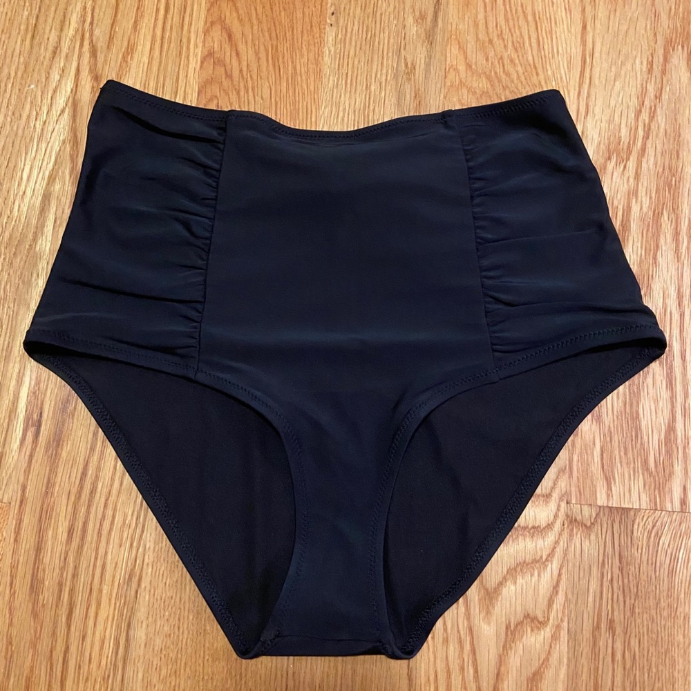 Black aerie bottoms
